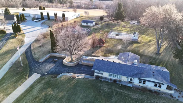 $774,800 | N6190 County Rd F, Concord, WI 53178