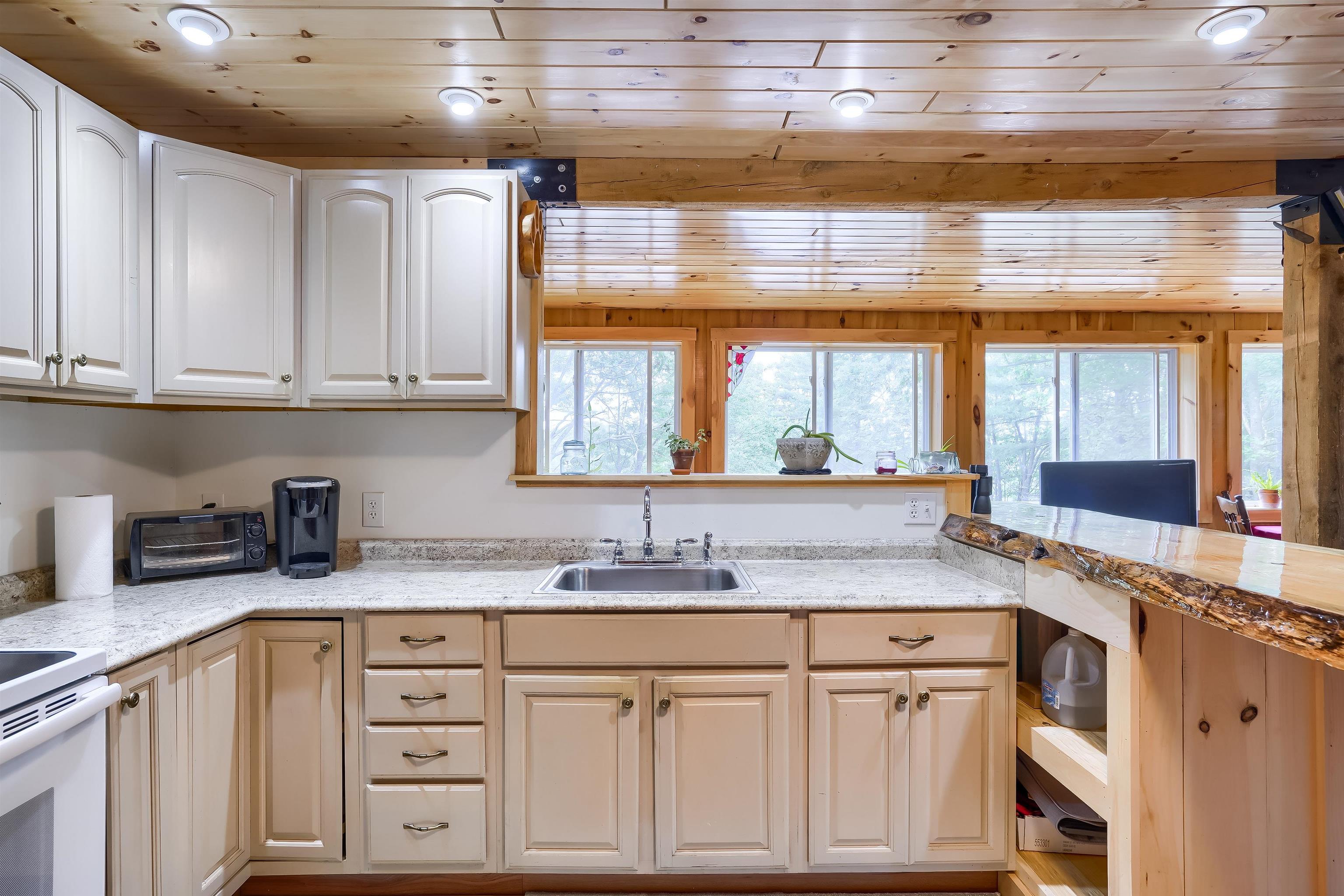 28 Monomonac Terrace Rindge, NH 03461 - Photo 11 of 29