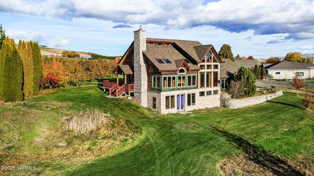 a view of a big yard in front of the house