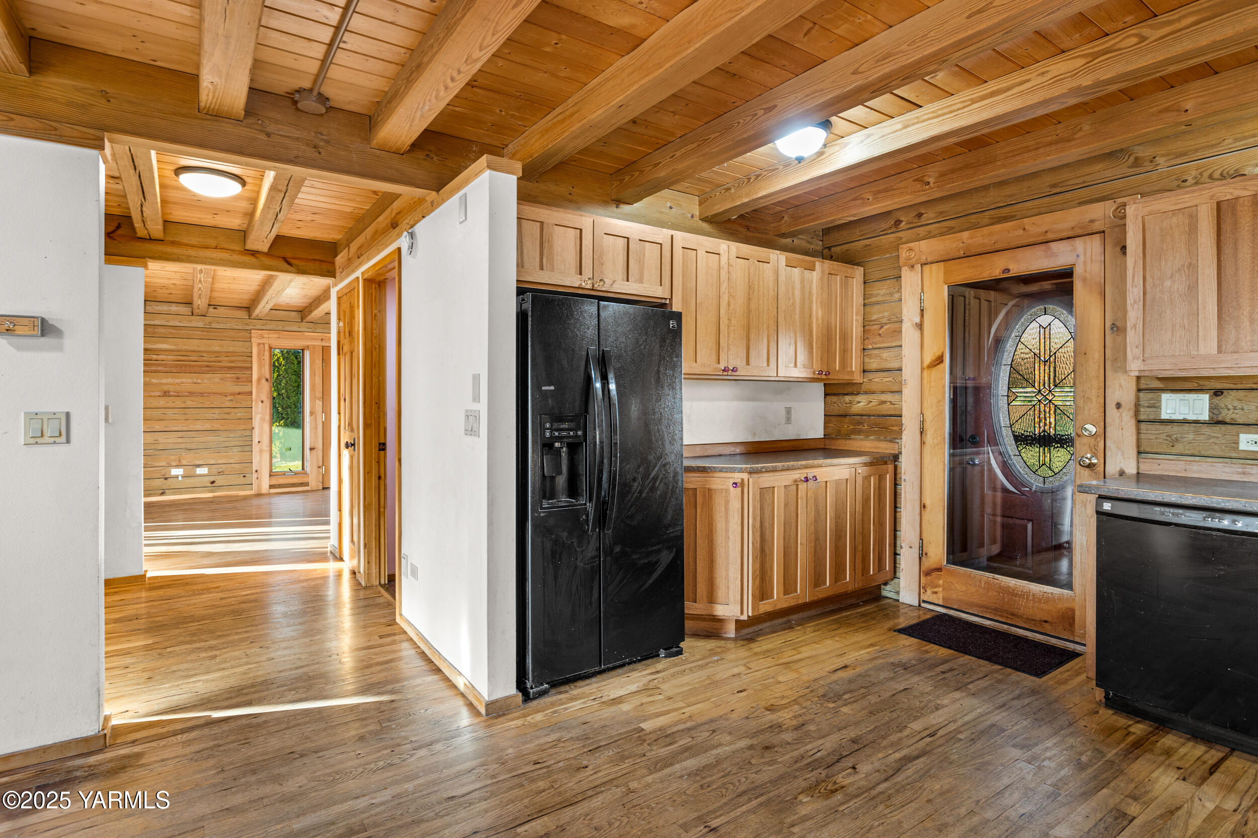 731 Selah Naches Road Selah, WA 98942 - Photo 14 of 44 a kitchen with granite countertop stainless steel appliances a counter top space and cabinets