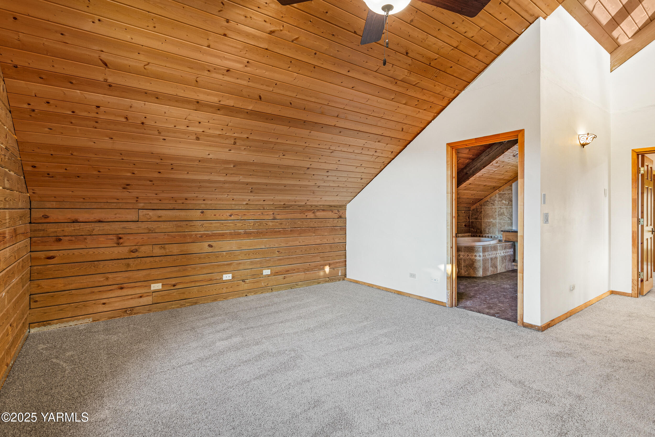 731 Selah Naches Road Selah, WA 98942 - Photo 25 of 44 a view of an empty room