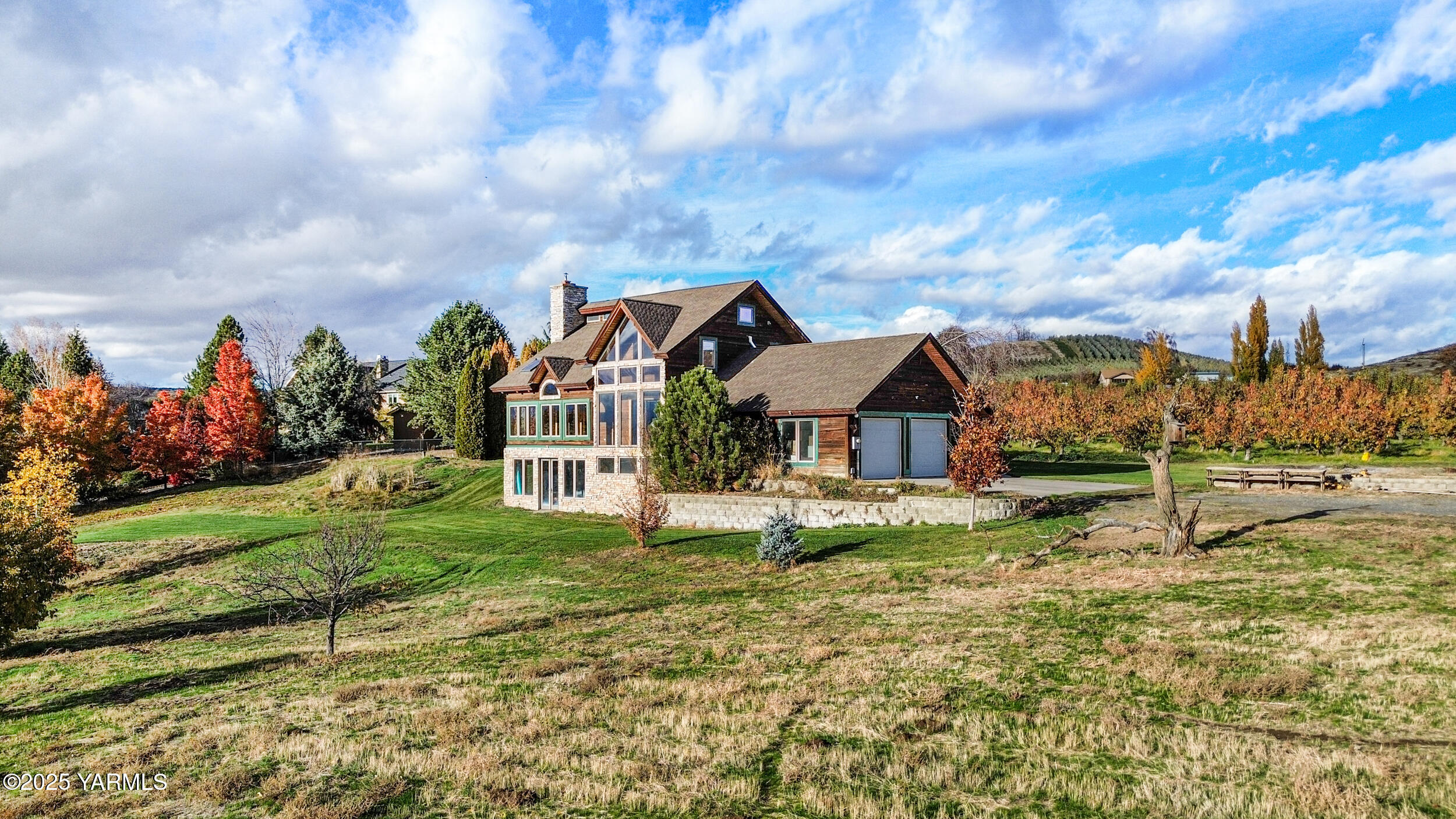 731 Selah Naches Road Selah, WA 98942 - Photo 3 of 44 a view of house with a big yard