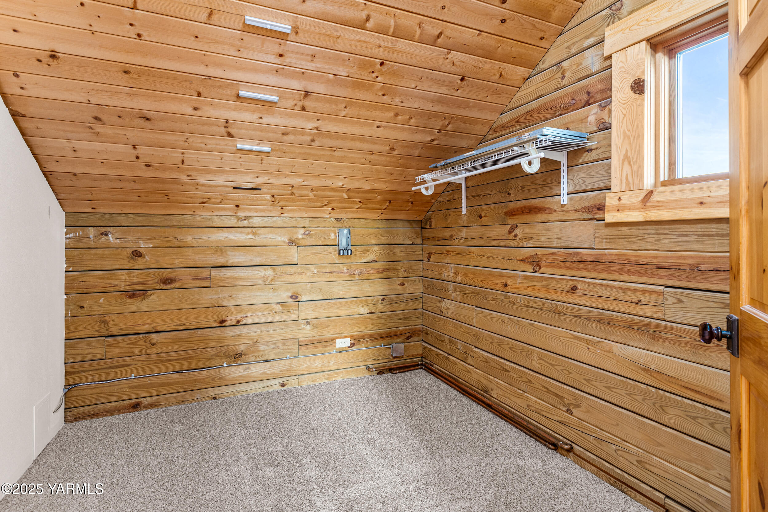 731 Selah Naches Road Selah, WA 98942 - Photo 31 of 44 a view of door and small space