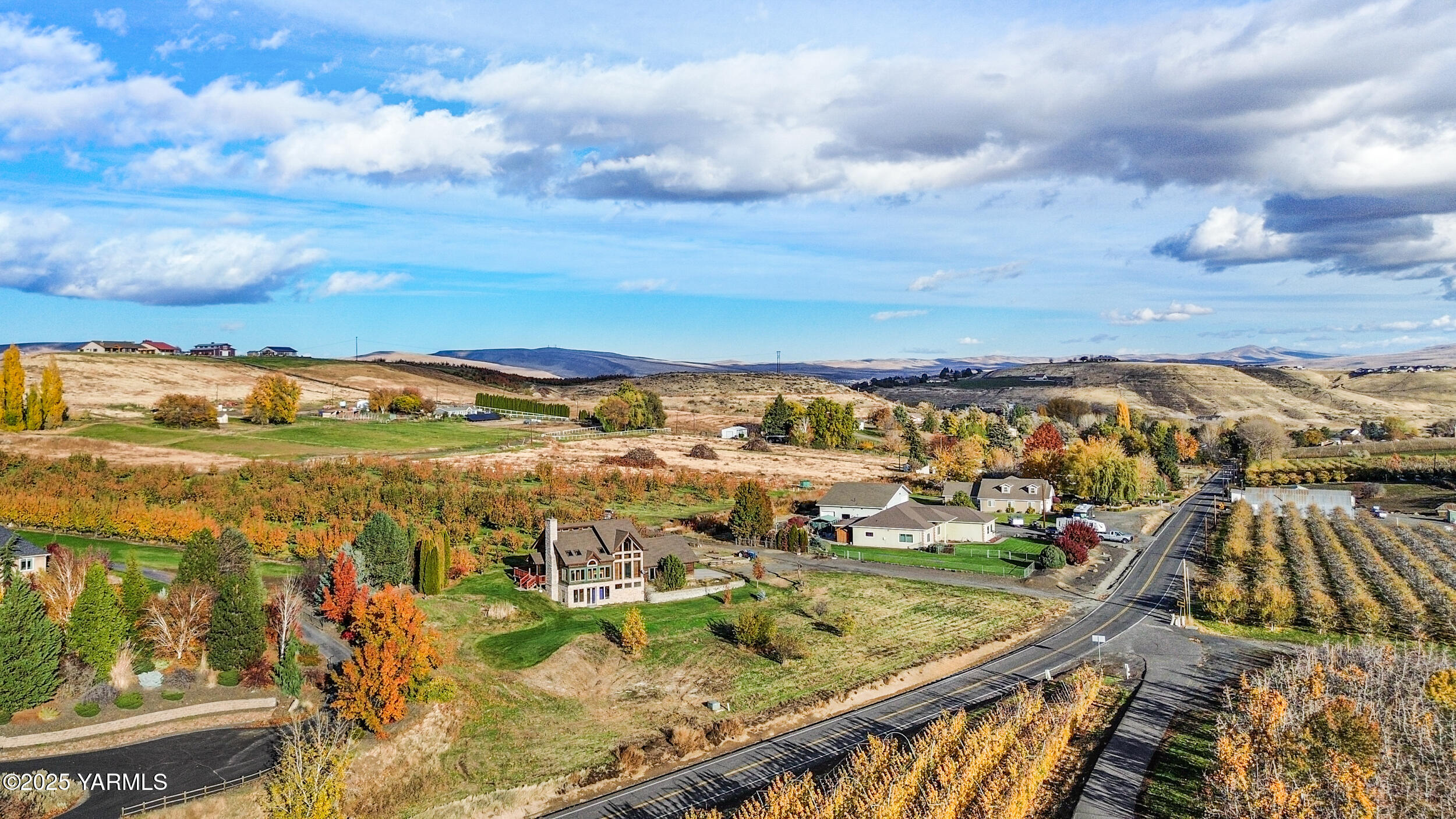 731 Selah Naches Road Selah, WA 98942 - Photo 42 of 44 a view of a city