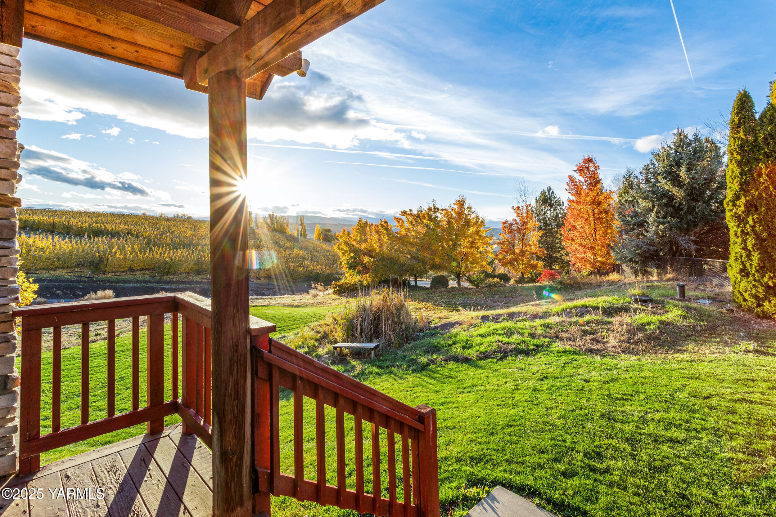 731 Selah Naches Road Selah, WA 98942 - Photo 5 of 44 a city view from a balcony