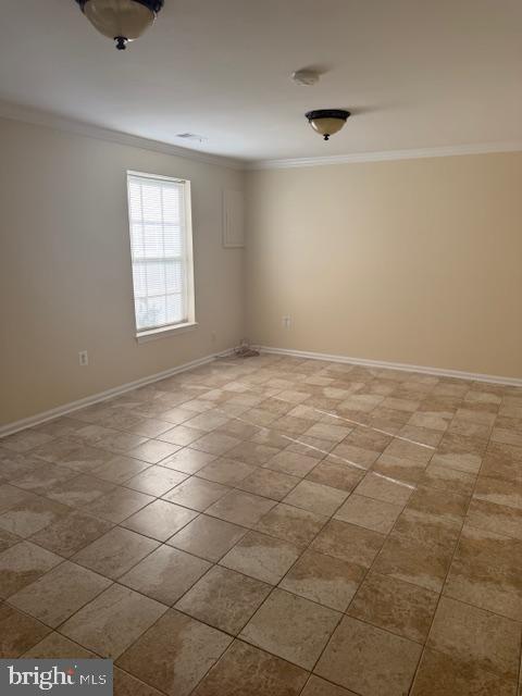 6358 Shaundale Drive Springfield, VA 22152 - Photo 42 of 54 en empty room with windows