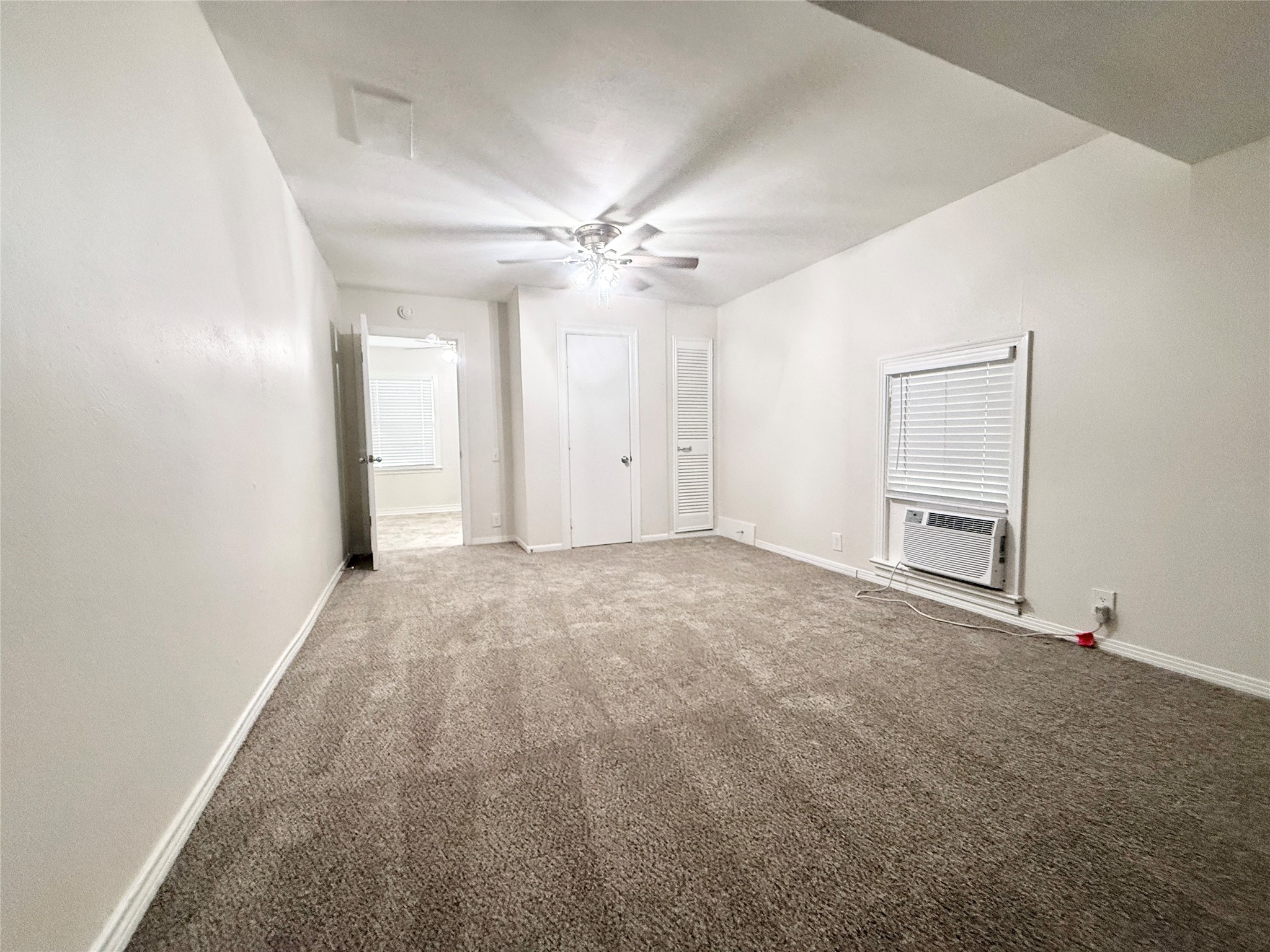 832 South Anderson Street Angleton, TX 77515 - Photo 11 of 19