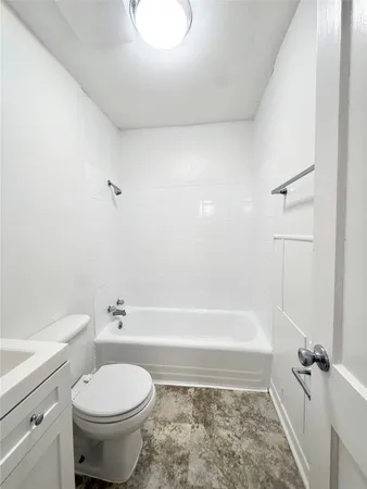 $1,495 | 832 South Anderson Street, Angleton, TX 77515