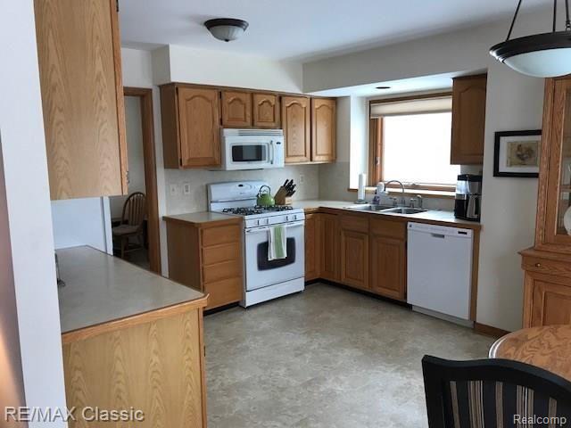 40906 Village Wood Road Novi, MI 48375 - Photo 13 of 28 IMG_6507.jpg
