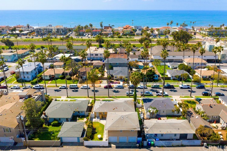 1826 South Tremont Street, Unit 1828 Oceanside, CA 92054 - Photo 36 of 40 Walking distance to the beach