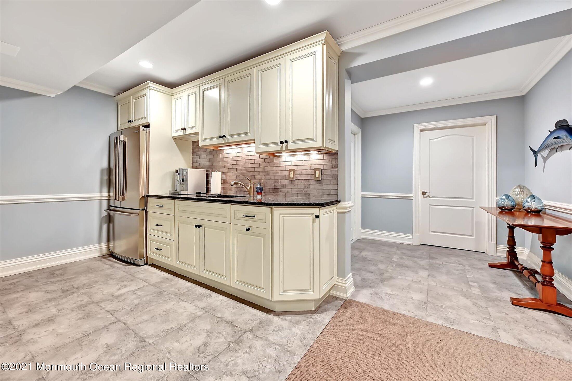 80 Rumson Road Rumson, NJ 07760 - Photo 39 of 50 Lower Level Kithenette