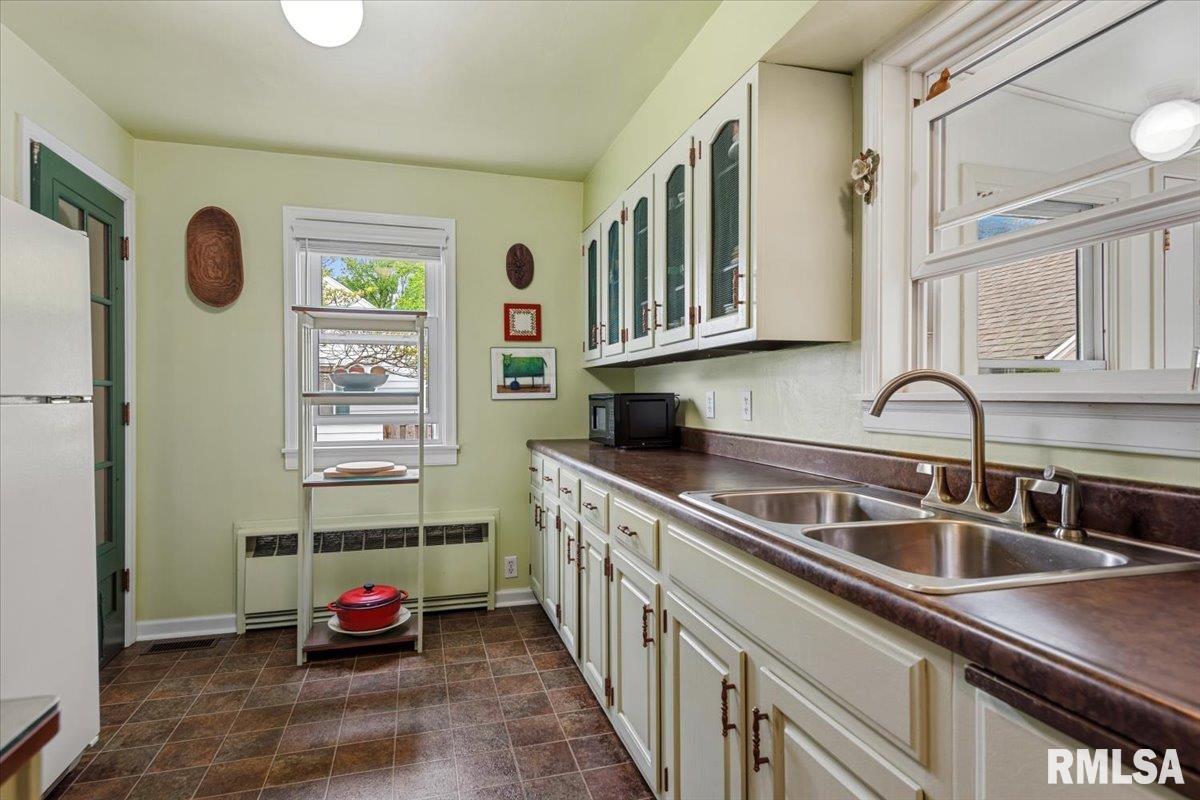 3232 South Park Avenue Springfield, IL 62704 - Photo 10 of 39