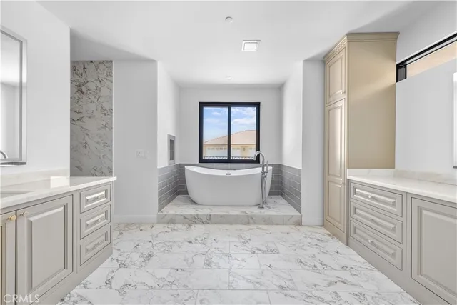 $1,100,000 | 20721 Standing Rock Avenue, Apple Valley, CA 92307