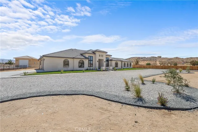 $1,100,000 | 20721 Standing Rock Avenue, Apple Valley, CA 92307