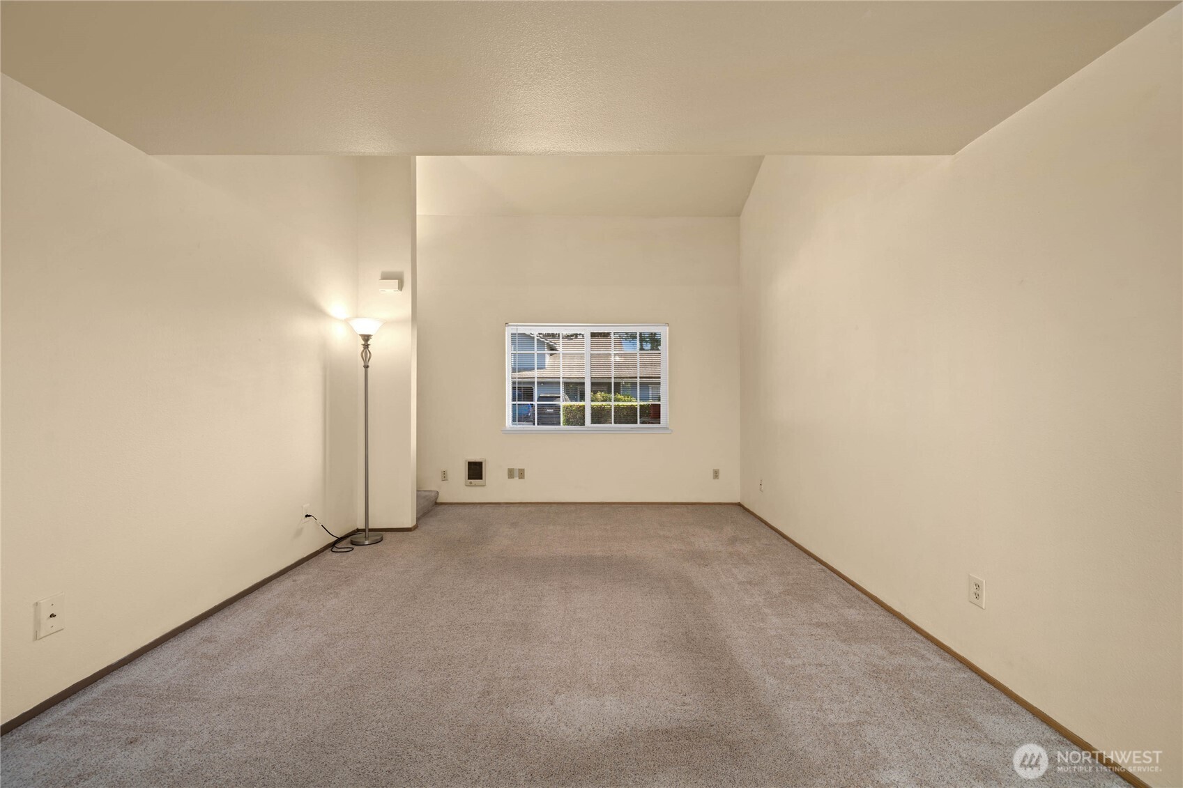 803 South Laventure Road, Unit B Mount Vernon, WA 98274 - Photo 18 of 32 Gallery Image 18