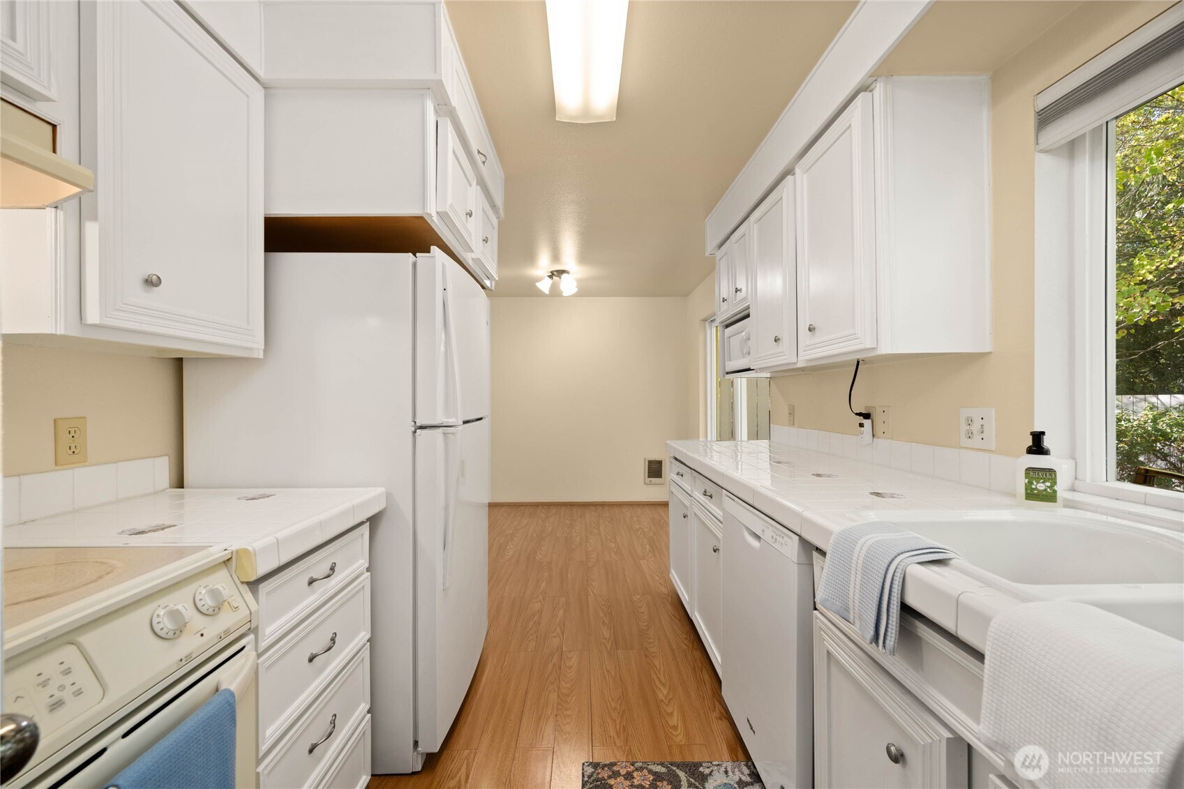 803 South Laventure Road, Unit B Mount Vernon, WA 98274 - Photo 19 of 32 Gallery Image 19
