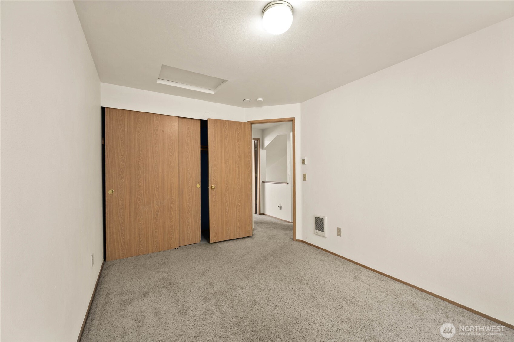 803 South Laventure Road, Unit B Mount Vernon, WA 98274 - Photo 28 of 32 Gallery Image 28