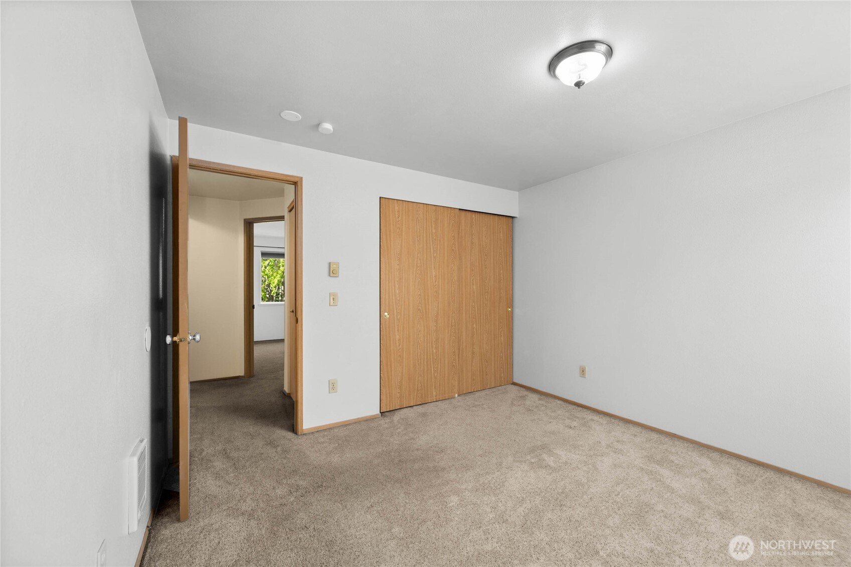 803 South Laventure Road, Unit B Mount Vernon, WA 98274 - Photo 30 of 32 Gallery Image 30