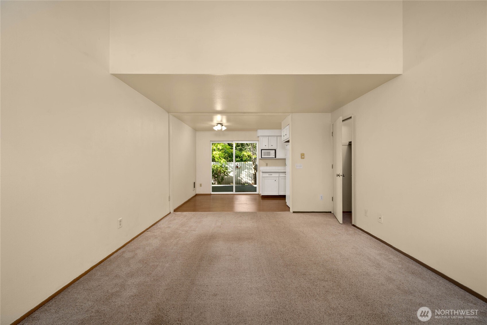 803 South Laventure Road, Unit B Mount Vernon, WA 98274 - Photo 8 of 32 Gallery Image 8