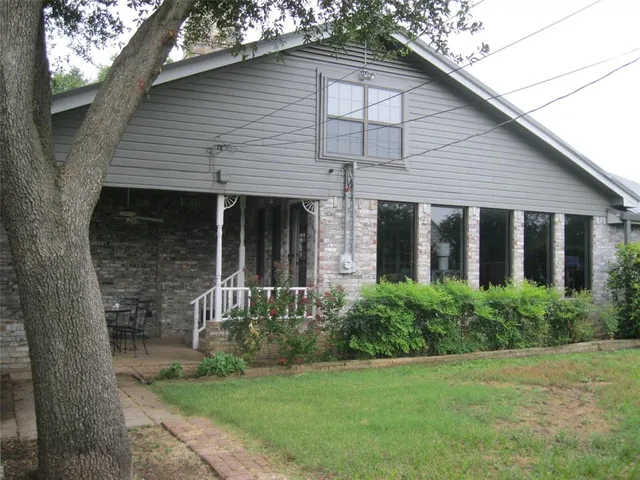 $289,500 | 1302 West Wheeler Street, Breckenridge, TX 76424