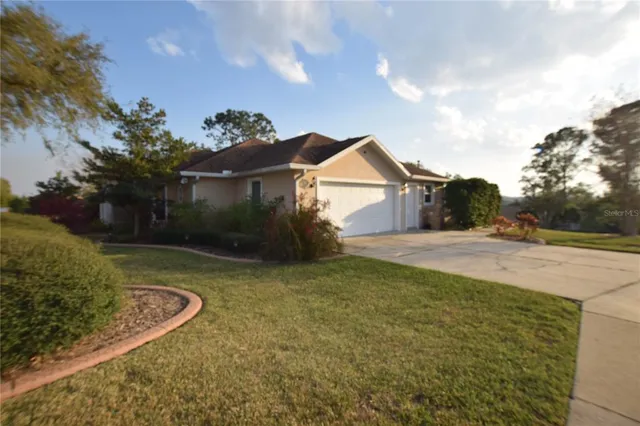 $2,700 | 39125 Tacoma Drive, Lady Lake, FL 32159