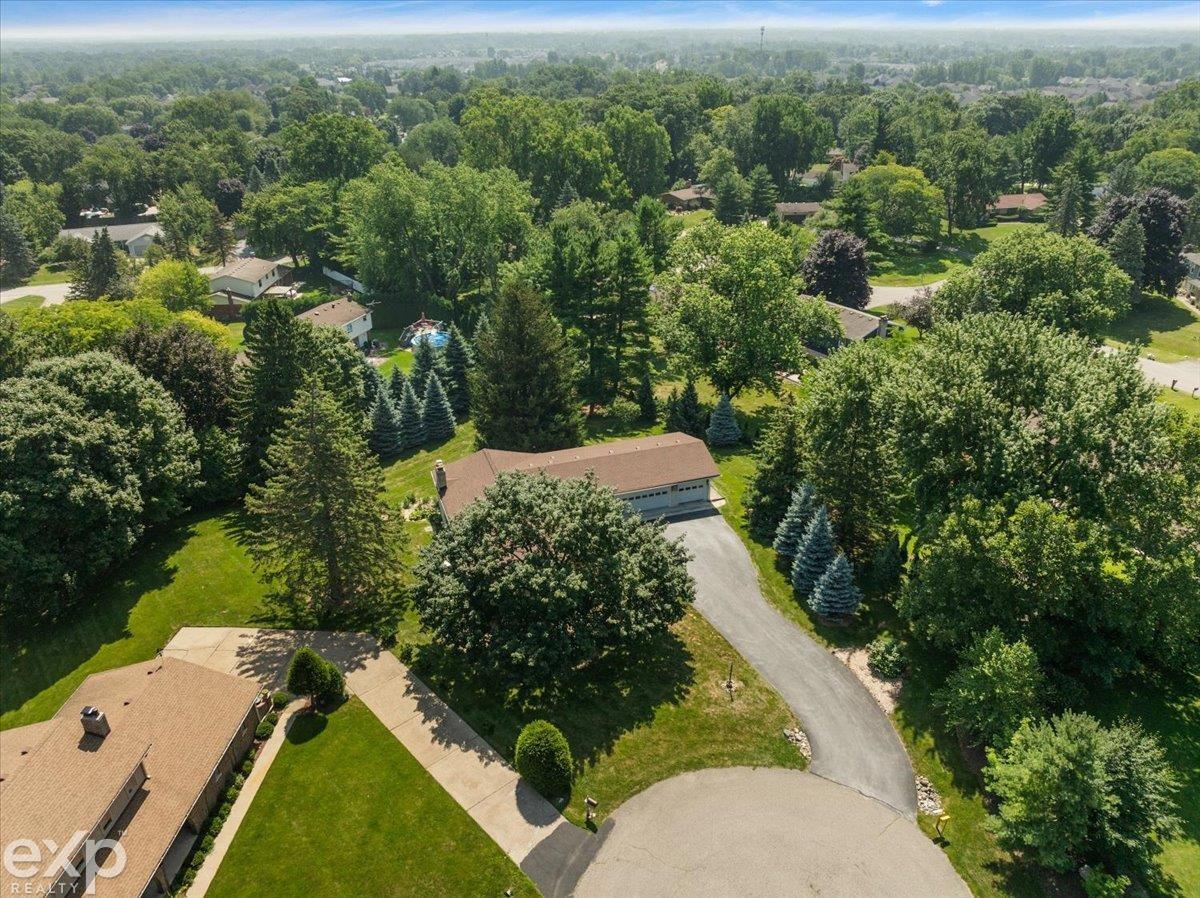 6577 High Rim Court Washington, MI 48094 - Photo 33 of 82 50182994-7032ff26-d303-4fed-b24c-b2c1a17fe553.JPG