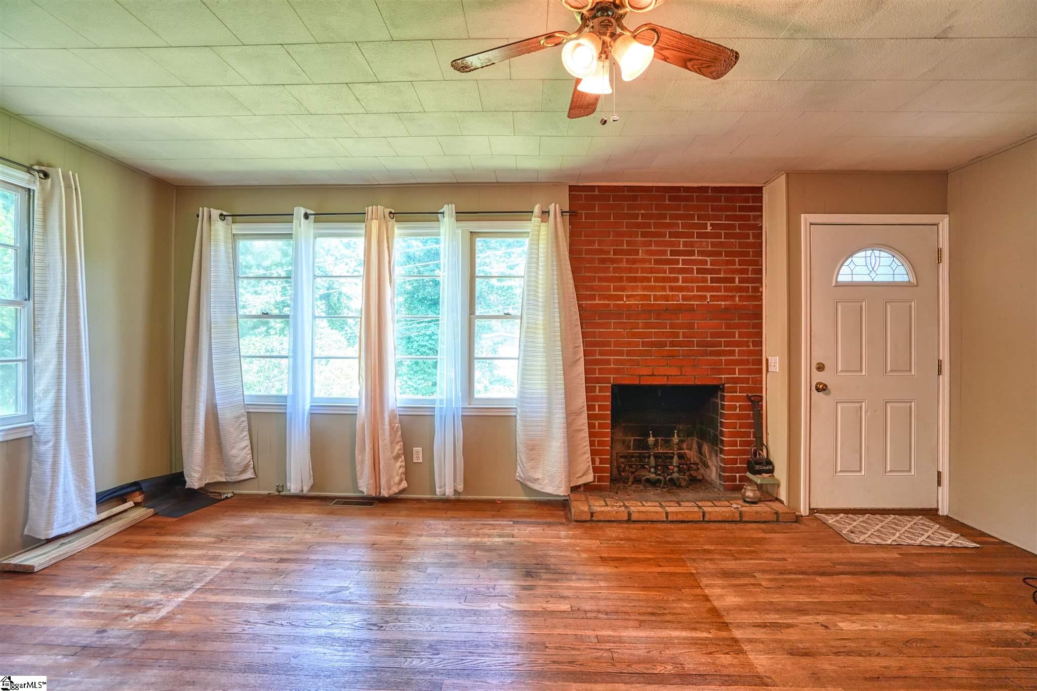 348 Jackson Street Tryon, NC 28782 - Photo 3 of 22