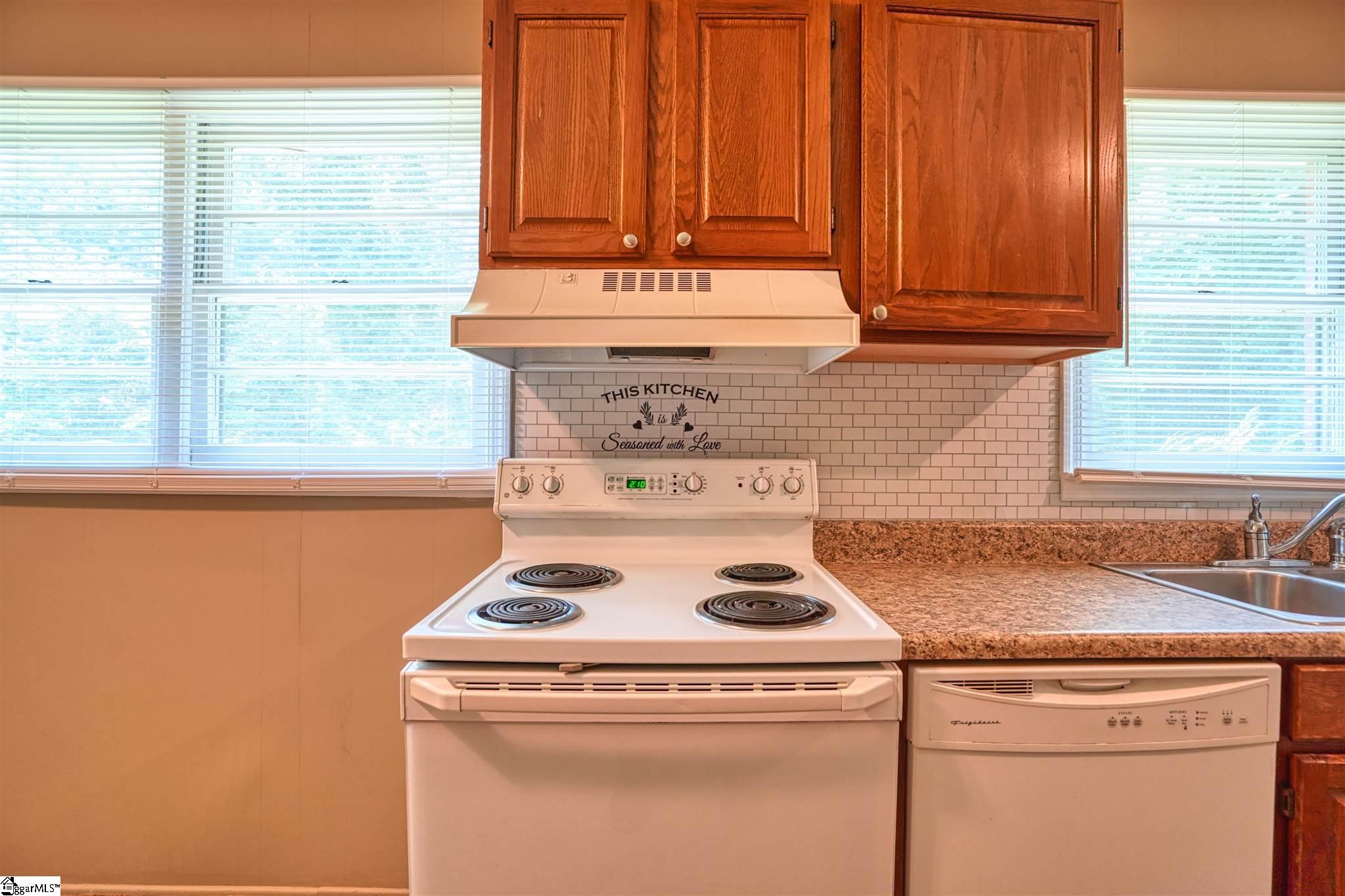 348 Jackson Street Tryon, NC 28782 - Photo 6 of 22
