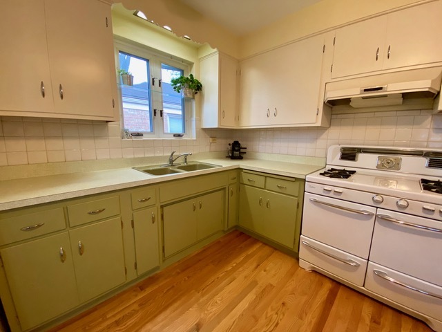 2335 12th Avenue North Riverside, IL 60546 - Photo 7 of 17