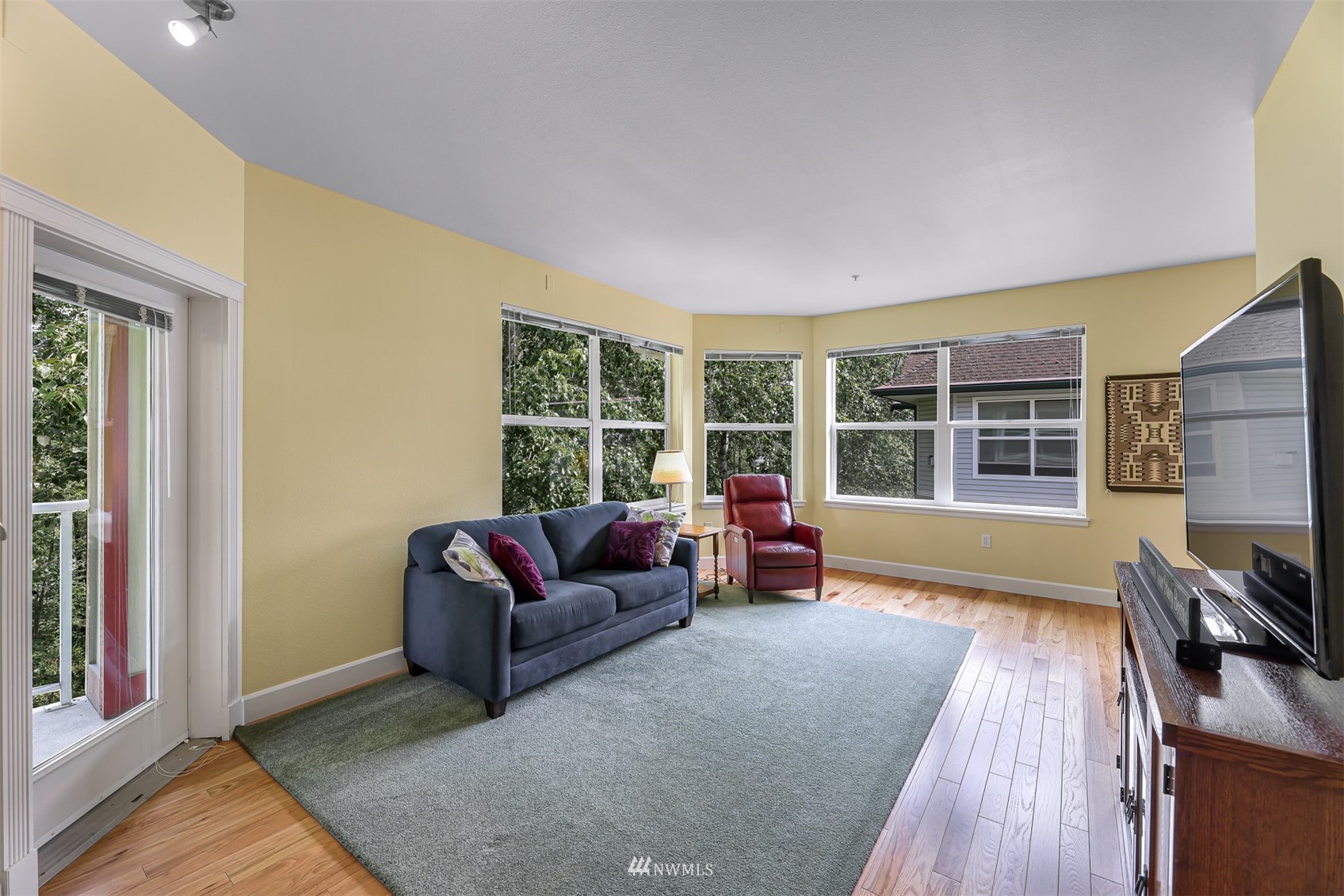 255 West Bakerview Road, Unit 406 Bellingham, WA 98226 - Photo 4 of 31 Gallery Image 4