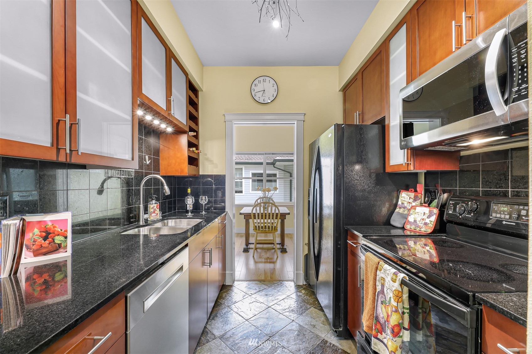 255 West Bakerview Road, Unit 406 Bellingham, WA 98226 - Photo 8 of 31 Gallery Image 8