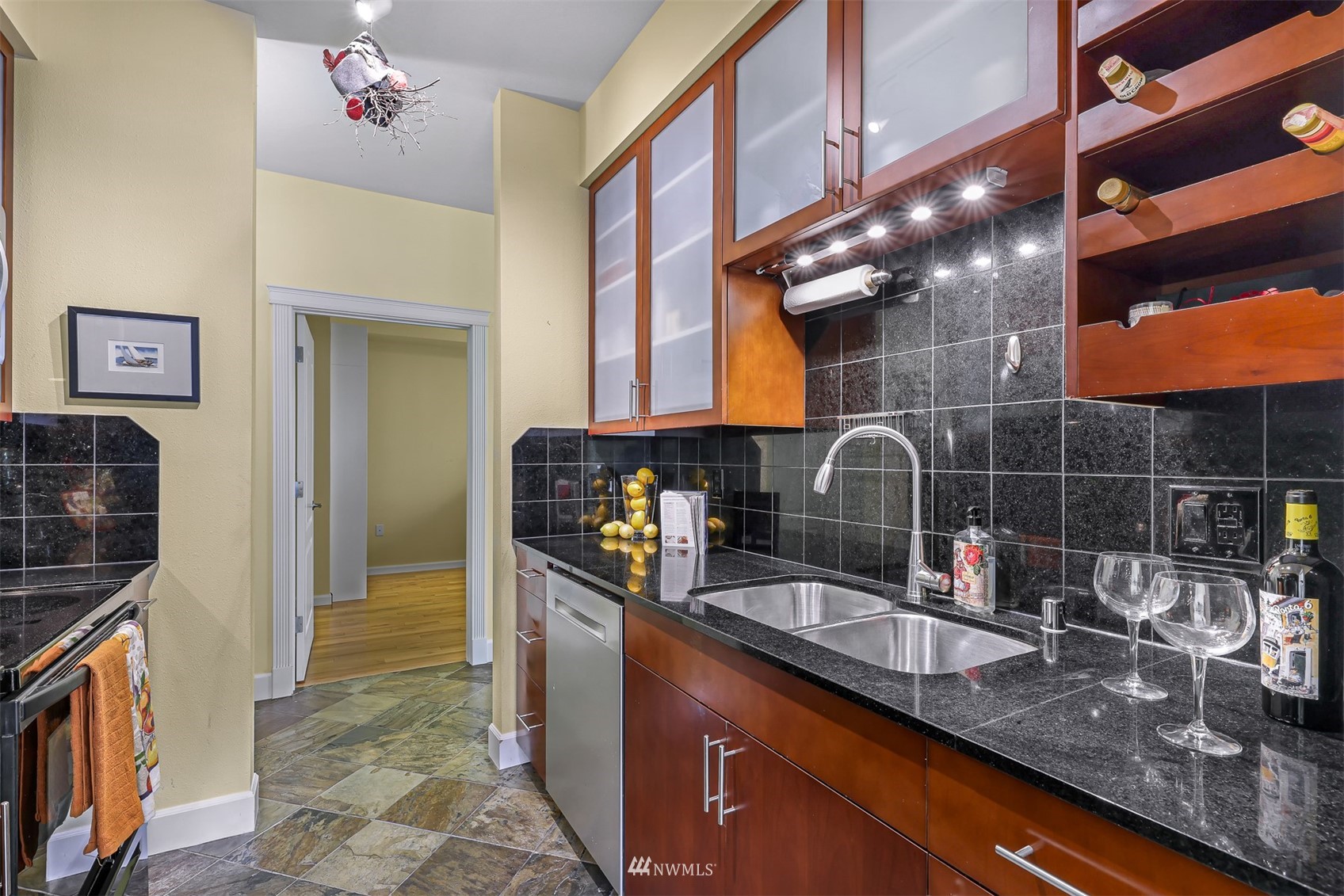 255 West Bakerview Road, Unit 406 Bellingham, WA 98226 - Photo 10 of 31 Gallery Image 10