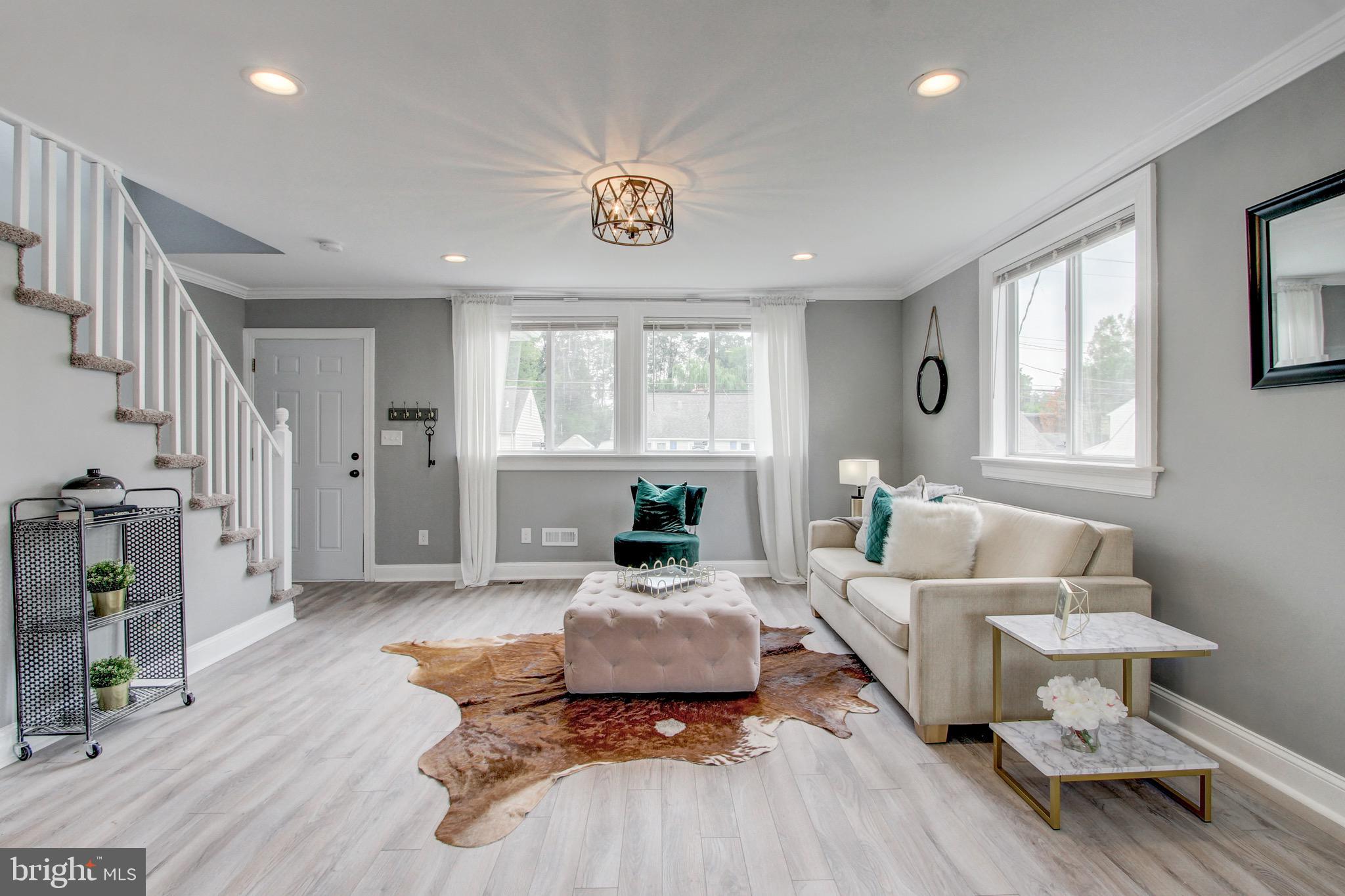 6 Village Road Baltimore, MD 21208 - Photo 1 of 22 Living Room