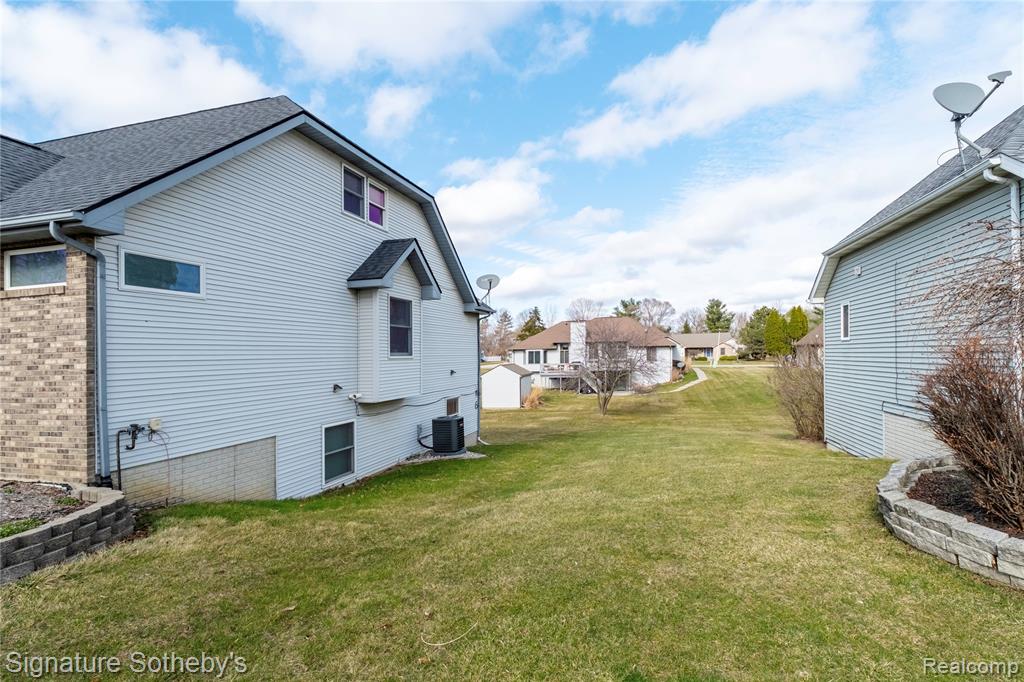 6460 Marble Lane Flushing, MI 48433 - Photo 8 of 44