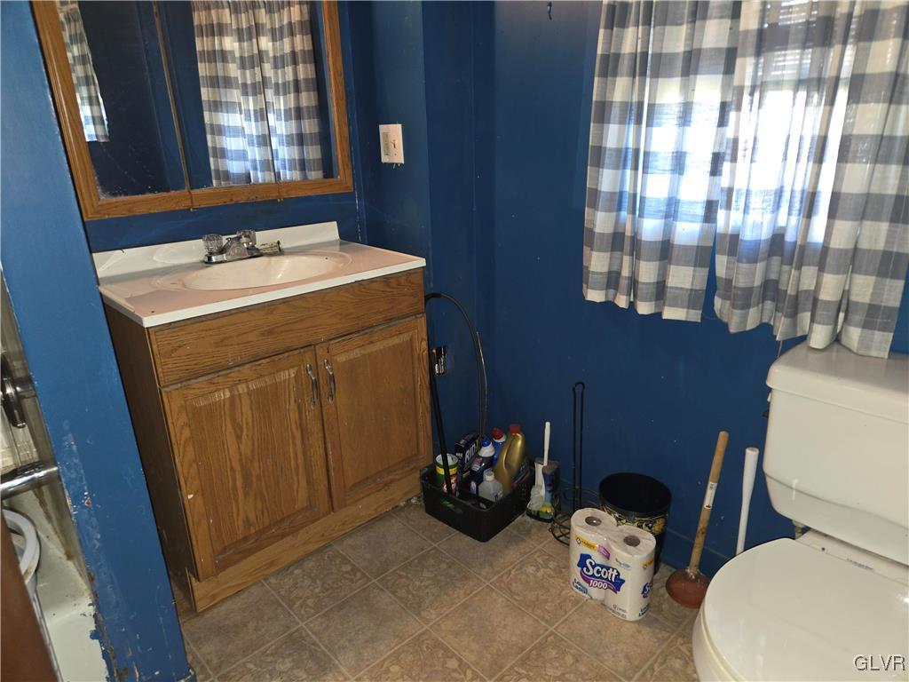 7399 Kernsville Road Orefield, PA 18069 - Photo 12 of 17 Bath