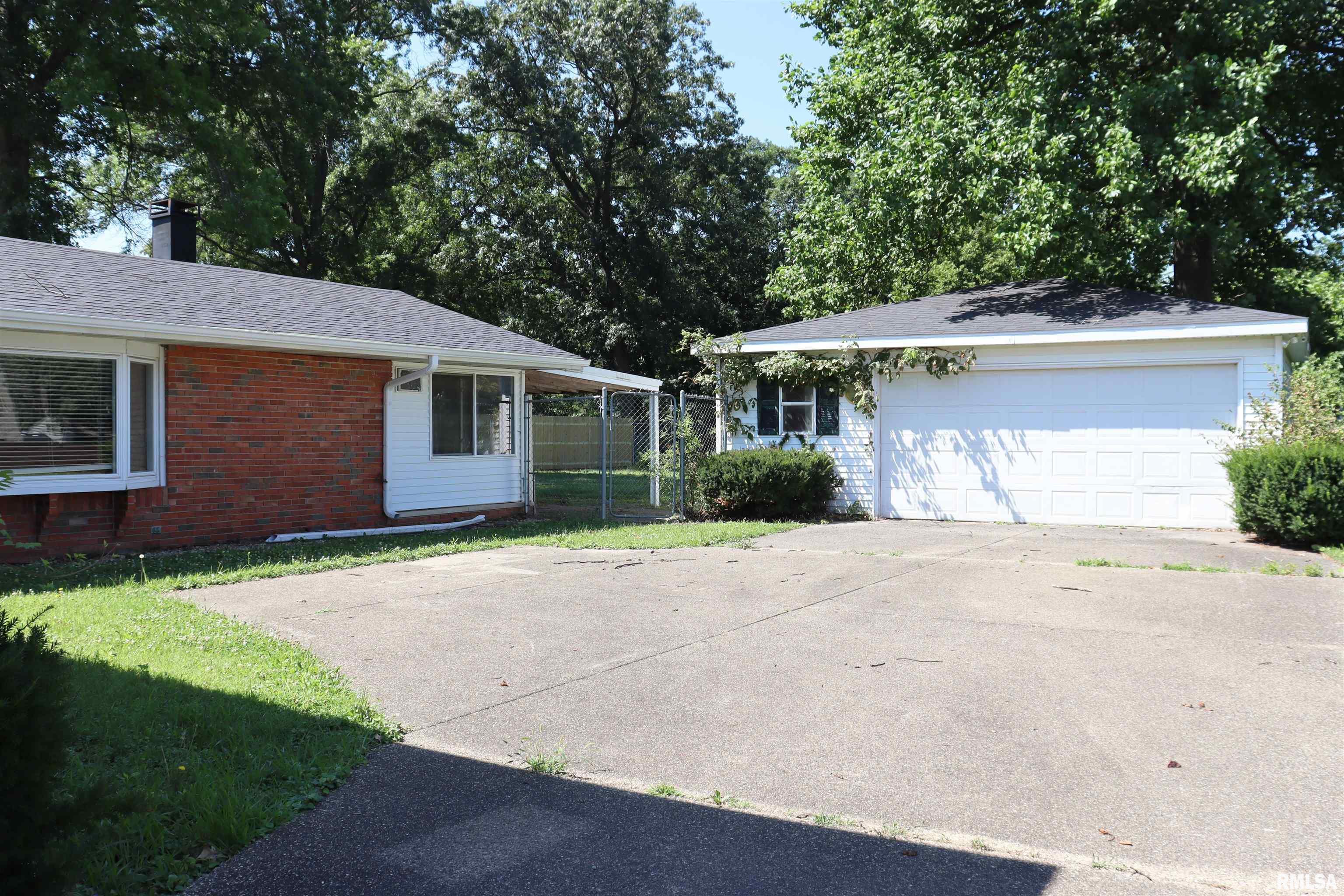 1508 Springfield Road East Peoria, IL 61611 - Photo 5 of 35 Gallery Image 5