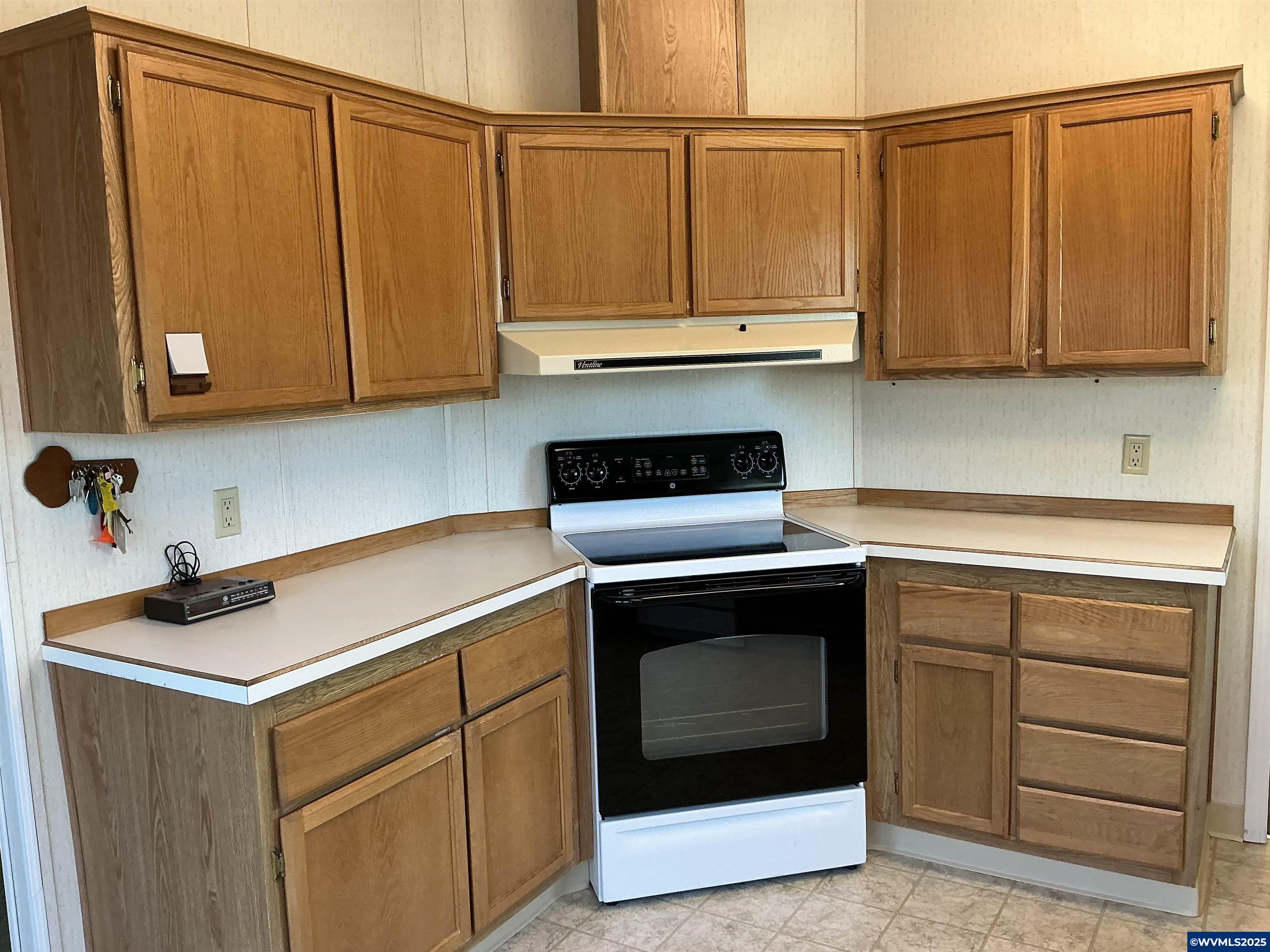 5422 Portland Road Northeast, Unit 143 Salem, OR 97305 - Photo 11 of 29