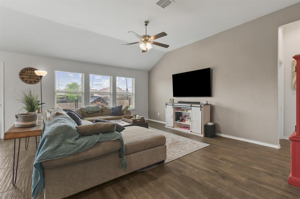 602 Ridge View Way Justin, TX 76247 - Photo 6 of 14