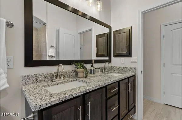 $384,950 | 101 Bonnie Trail, Santa Teresa, NM 88008