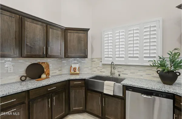 $384,950 | 101 Bonnie Trail, Santa Teresa, NM 88008