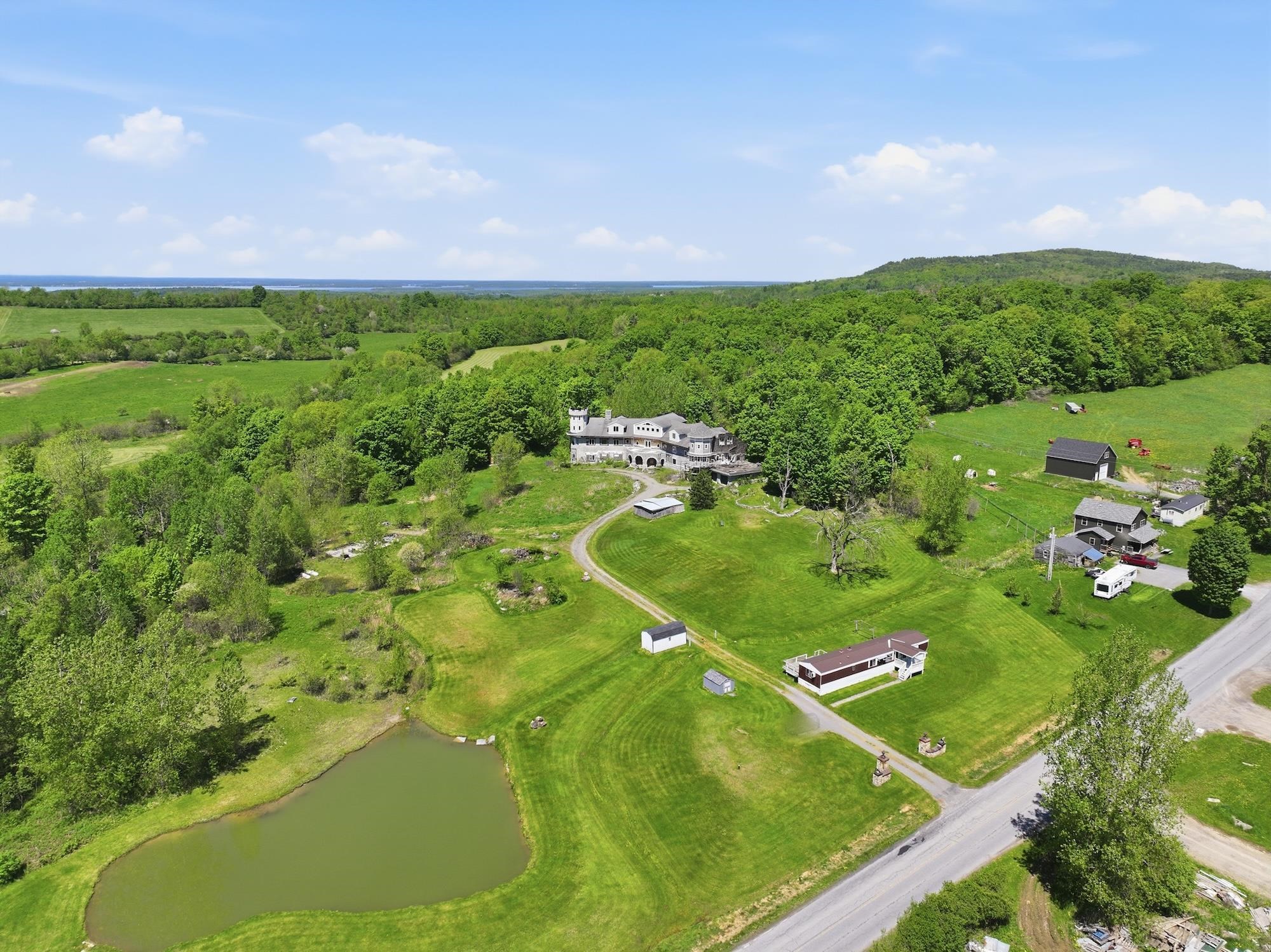 2437 Oakland Station Road Georgia, VT 05478 - Photo 17 of 38