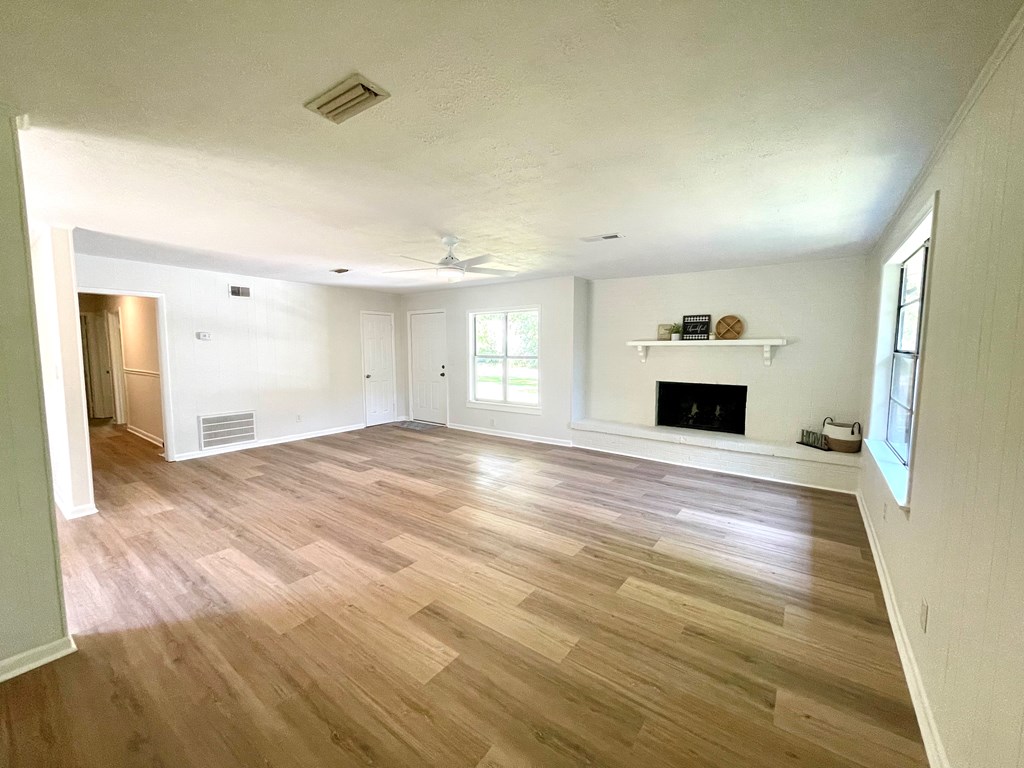 1205 Conti Road Dothan, AL 36301 - Photo 5 of 22