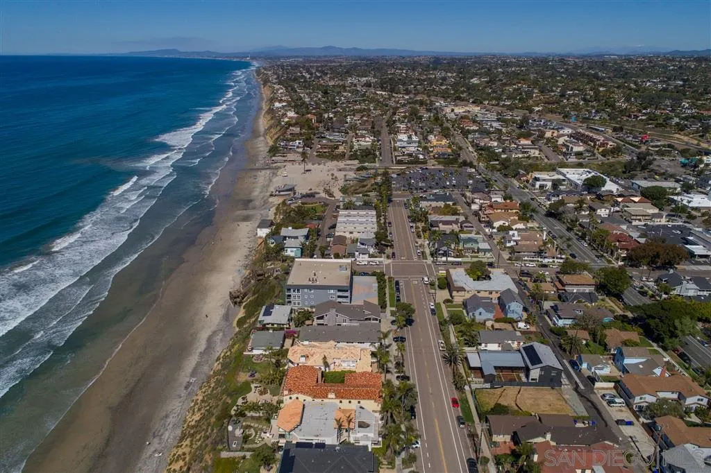 541 4th Street, Unit 11 Encinitas, CA 92024 - Photo 3 of 13 Gallery Image 3
