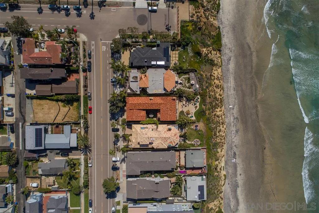 541 4th Street, Unit 11 Encinitas, CA 92024 - Photo 5 of 13 Gallery Image 5