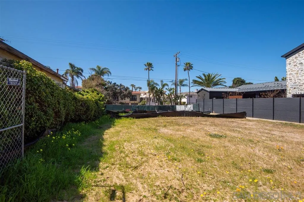 541 4th Street, Unit 11 Encinitas, CA 92024 - Photo 6 of 13 Gallery Image 6