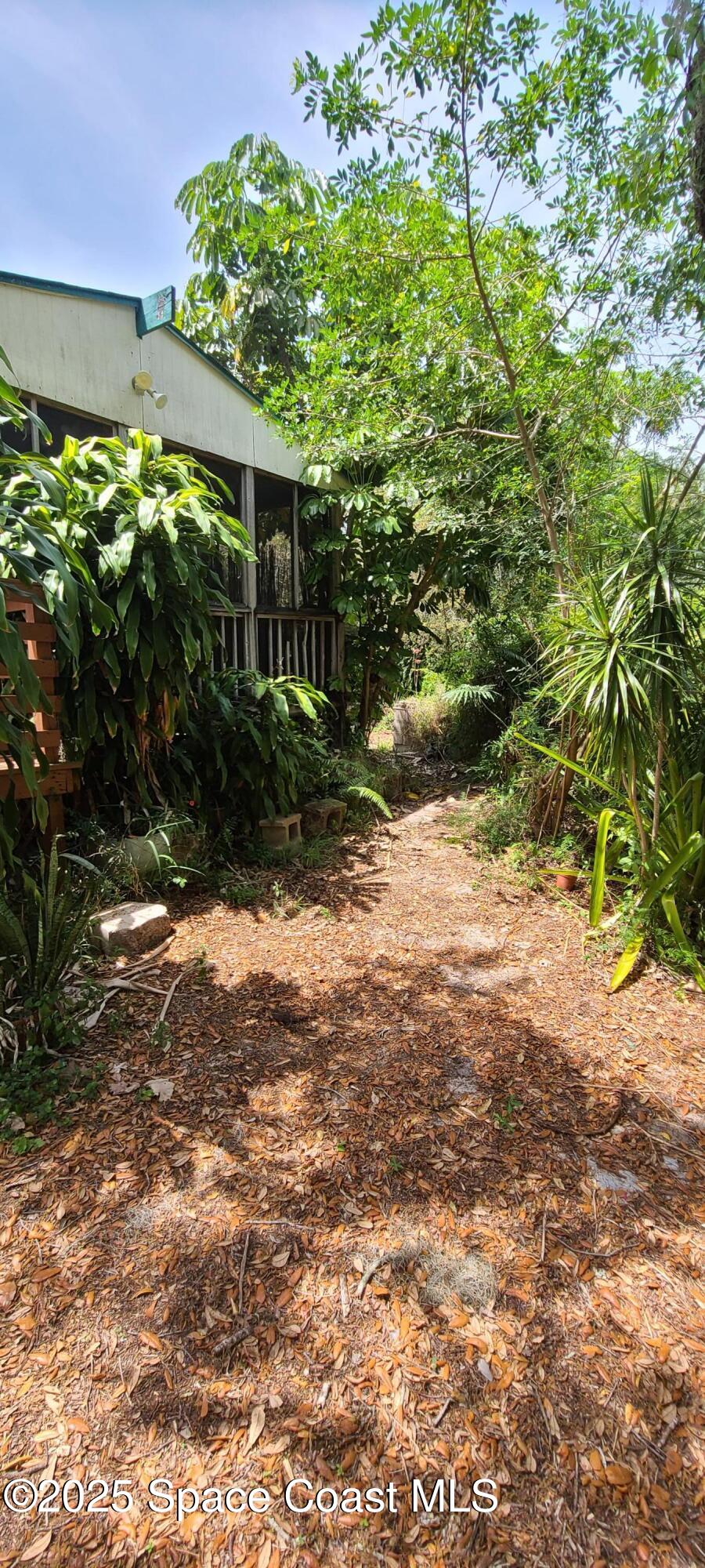 2920 Township Road Malabar, FL 32950 - Photo 4 of 28 20250422_142706