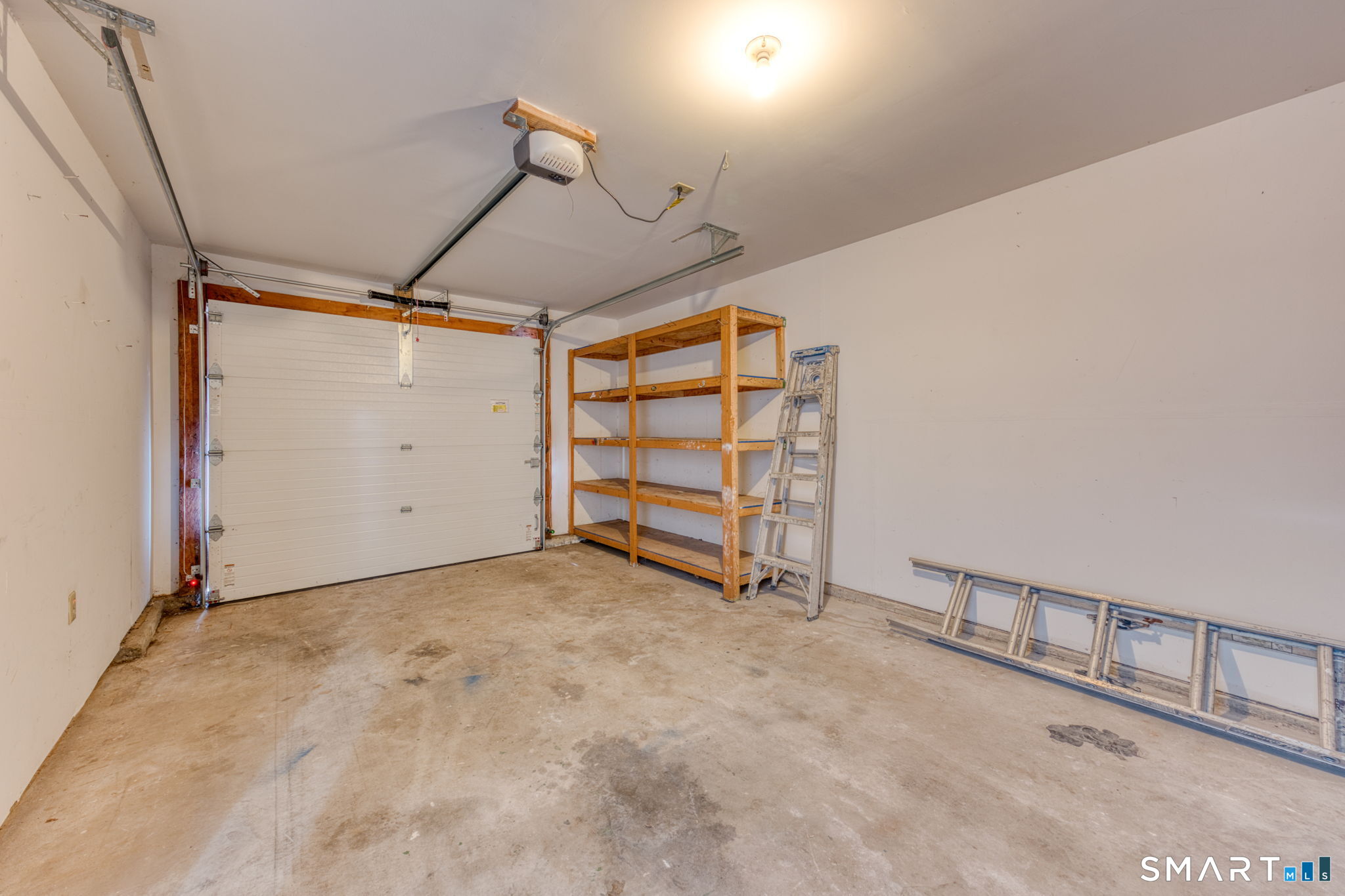 350 Bristol Street, Unit C1 Waterbury, CT 06708 - Photo 18 of 40 a view of a garage