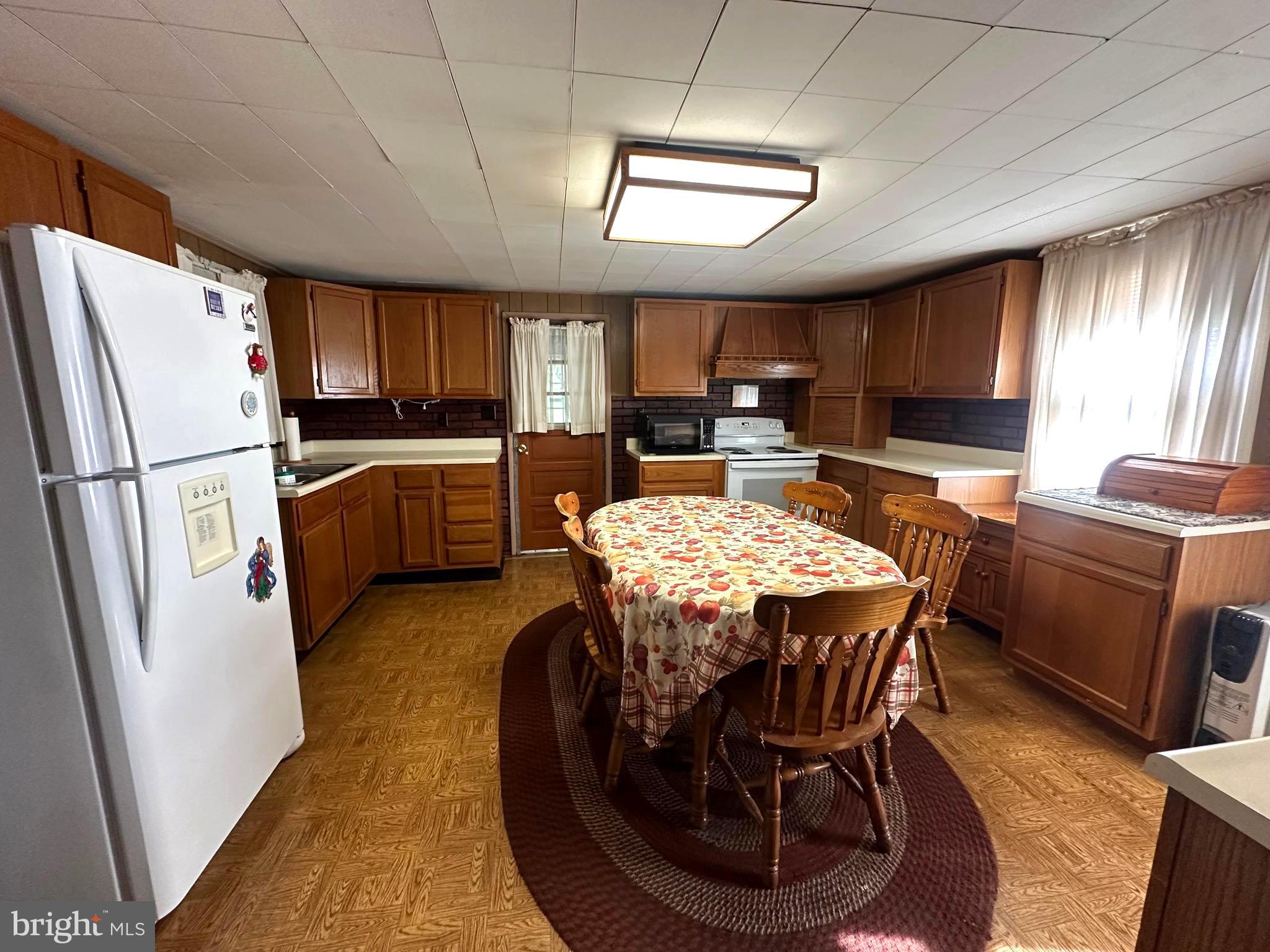 20415 Ruby Industrial Road Frostburg, MD 21532 - Photo 12 of 24 Kitchen
