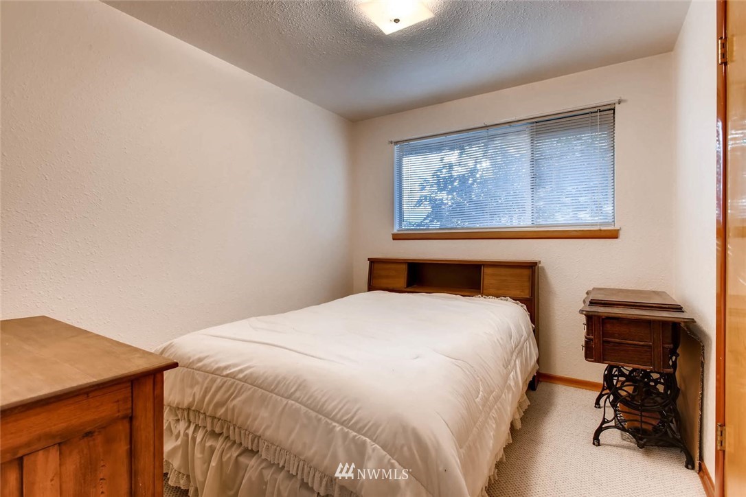 1210 Pierce Place Northeast Renton, WA 98056 - Photo 11 of 24