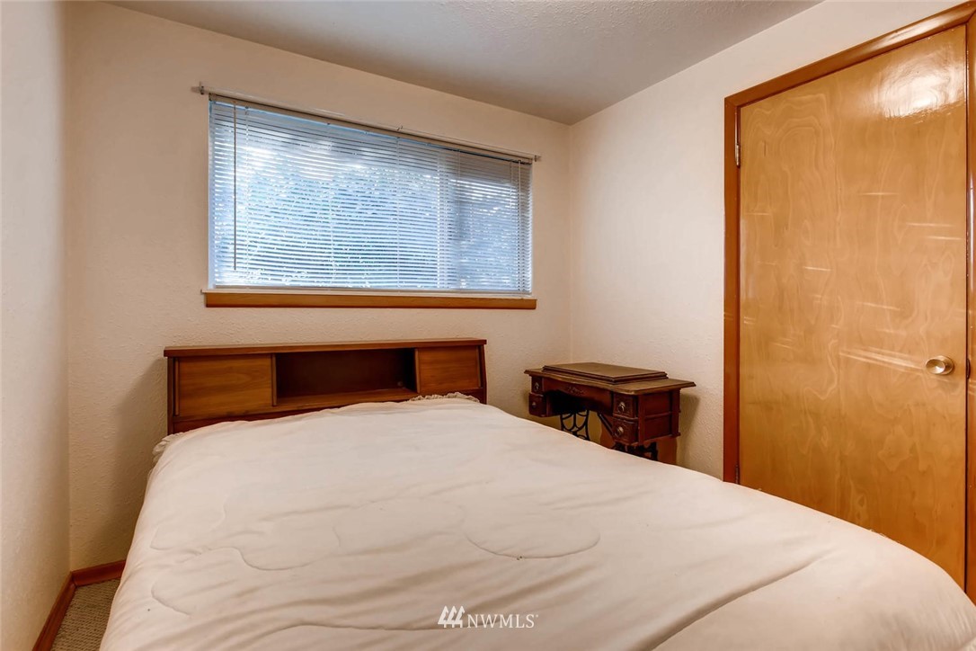 1210 Pierce Place Northeast Renton, WA 98056 - Photo 12 of 24